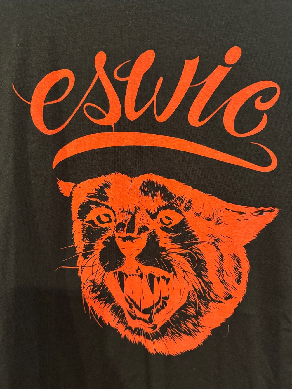 Eswic Growling Cat graphic t-shirt Men’s Large